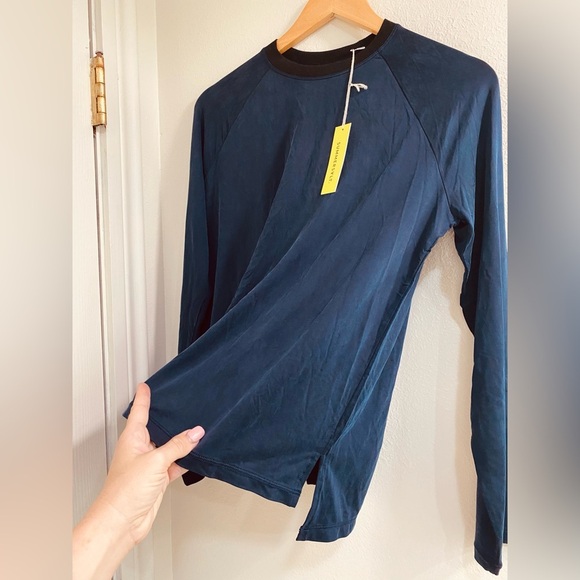 Summersalt Navy Crewneck Long Sleeve Top Size Large - Picture 3 of 6